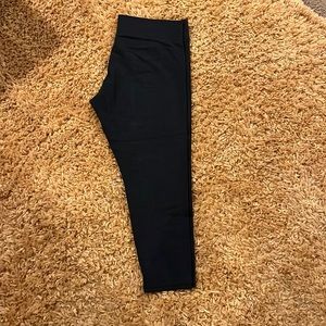 Loft Capri dark grey leggings size L
